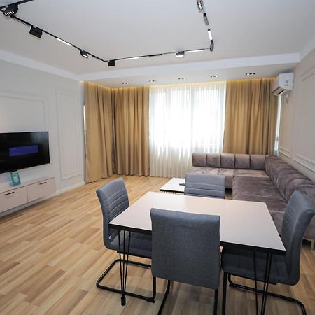 Miku Apartment -Outstanding Apartment At Taiwan 티라나 외부 사진